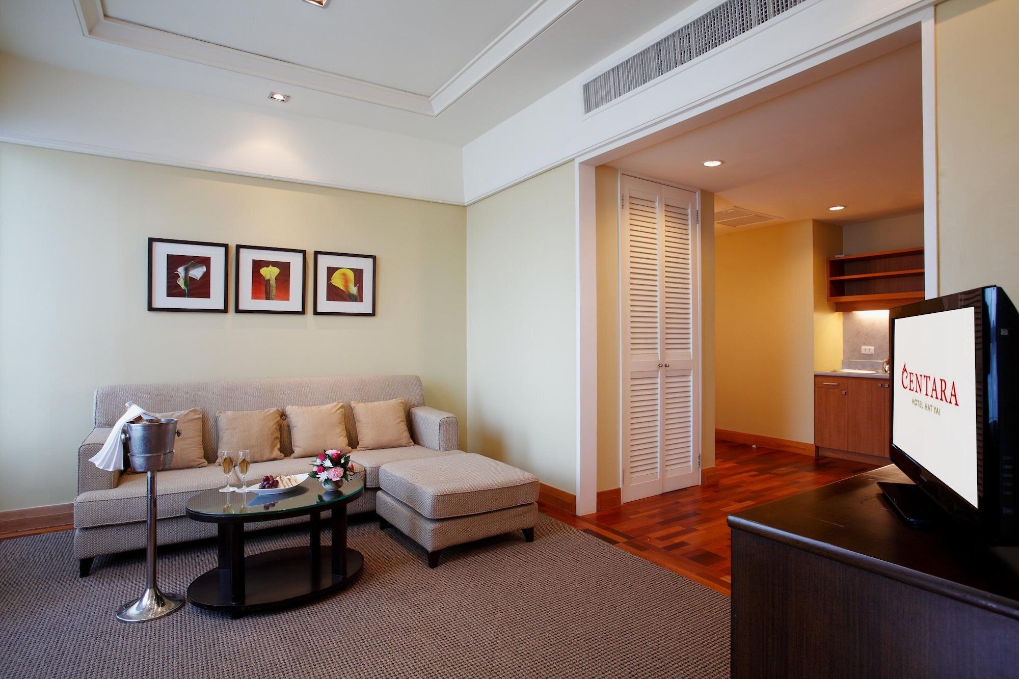 Centara Hotel Hat Yai Exterior photo