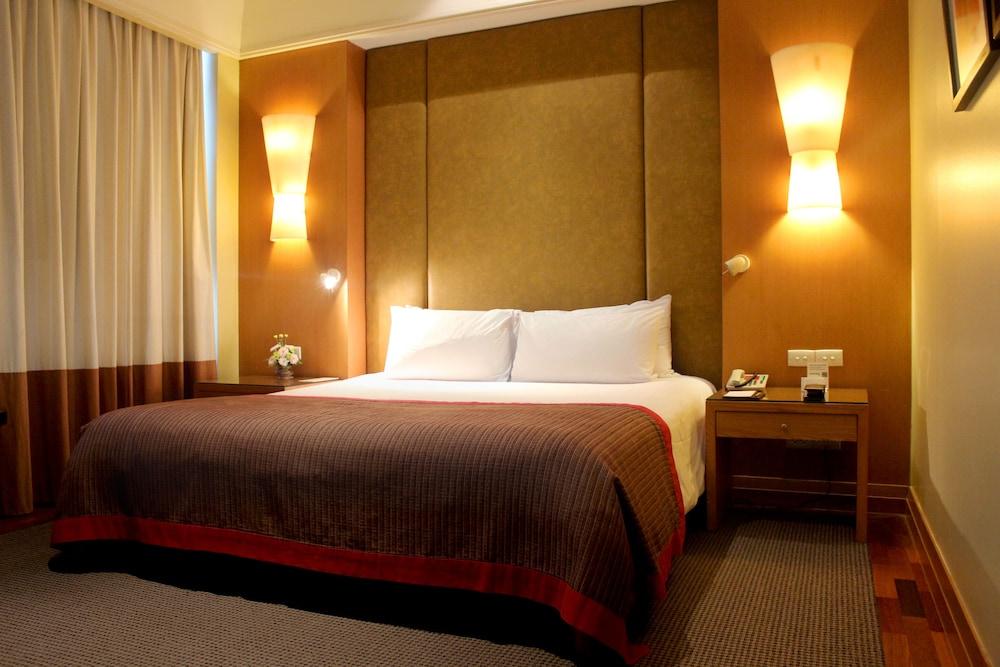 Centara Hotel Hat Yai Exterior photo