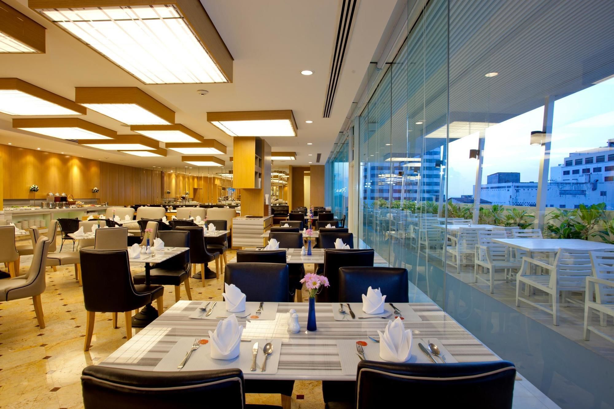 Centara Hotel Hat Yai Exterior photo