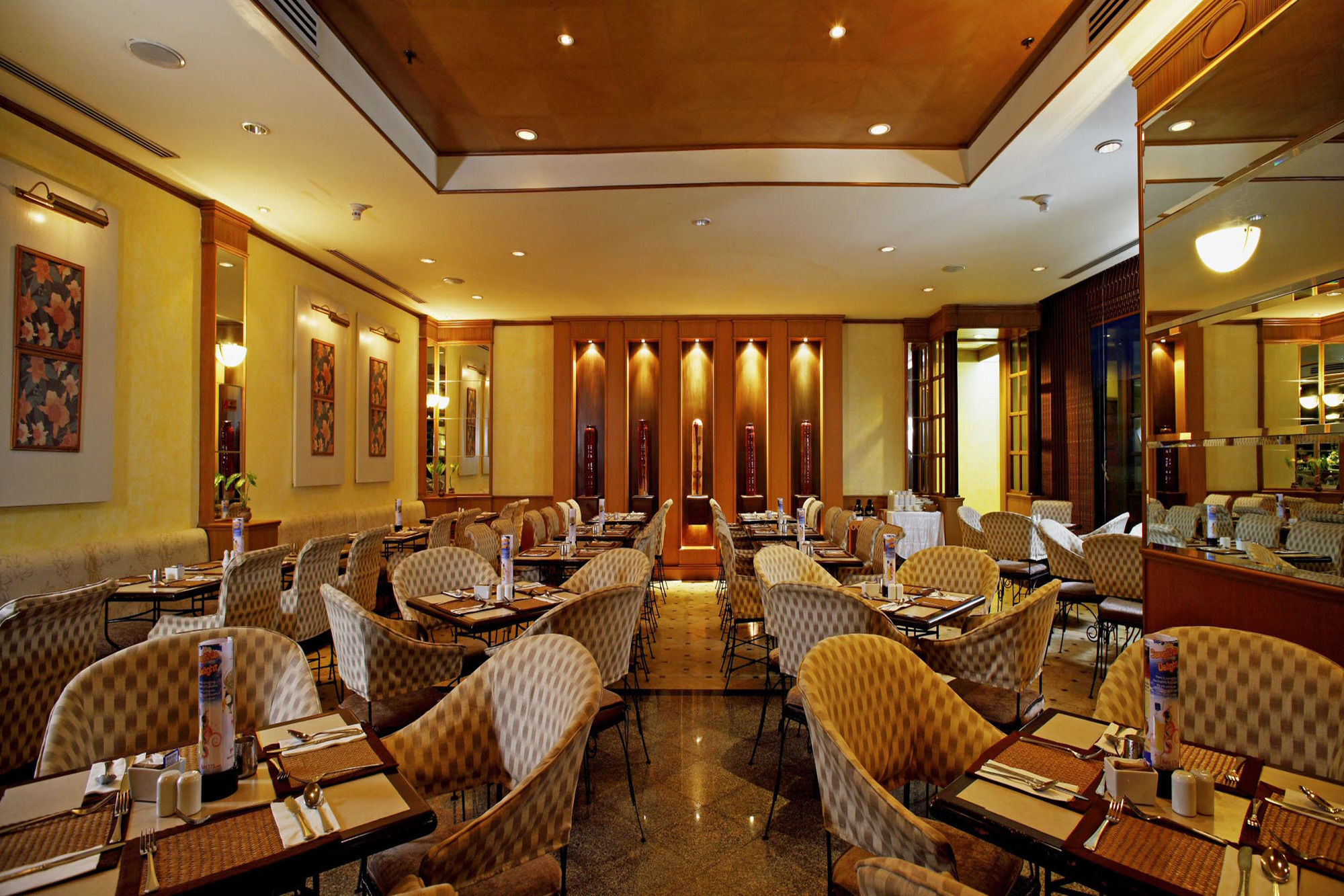 Centara Hotel Hat Yai Exterior photo